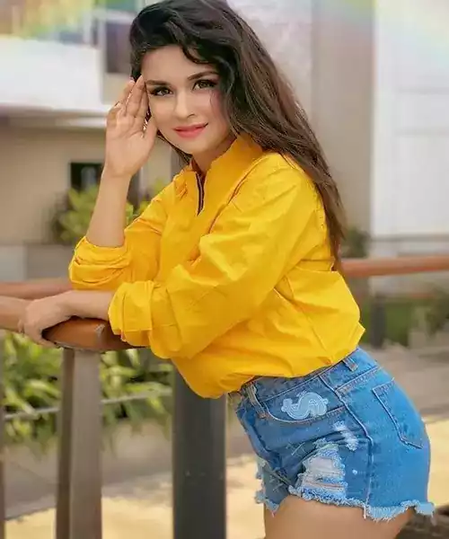 Komal Escorts Service in Kolkata